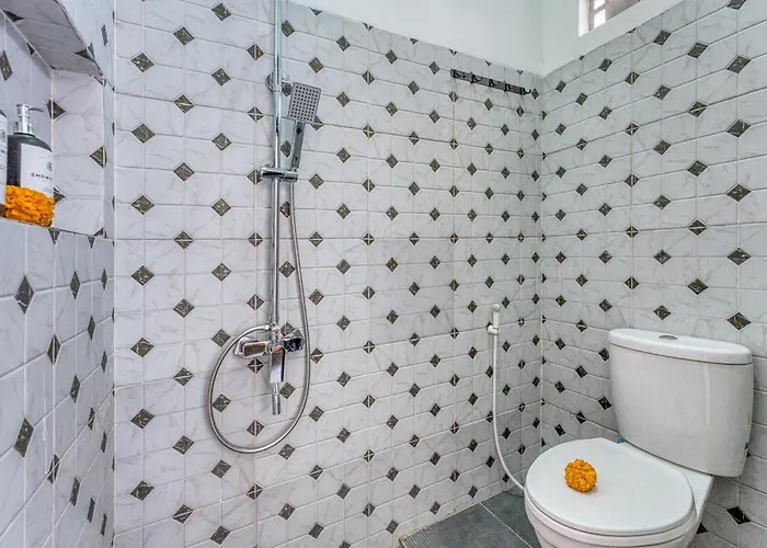 Cozy Tropical Pererenan 2bd With Rooftop Pool Villa