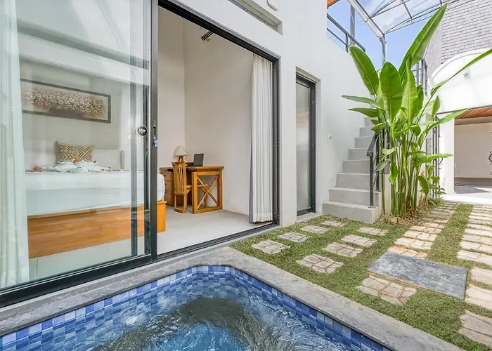 Cozy Tropical Pererenan 2bd With Rooftop Pool Villa